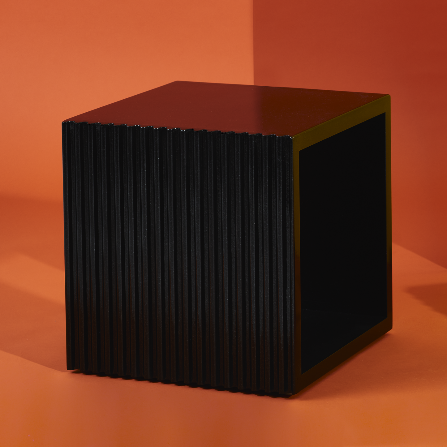 Cubo Negro Lineas Profundas