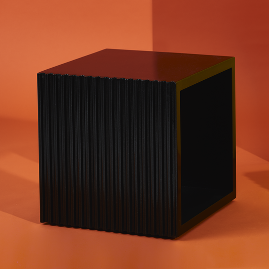 Cubo Negro Lineas Profundas